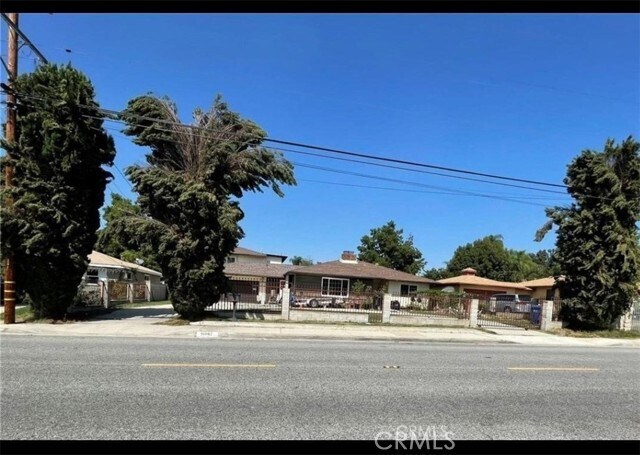 Foto del edificio - 16047 Maplegrove St