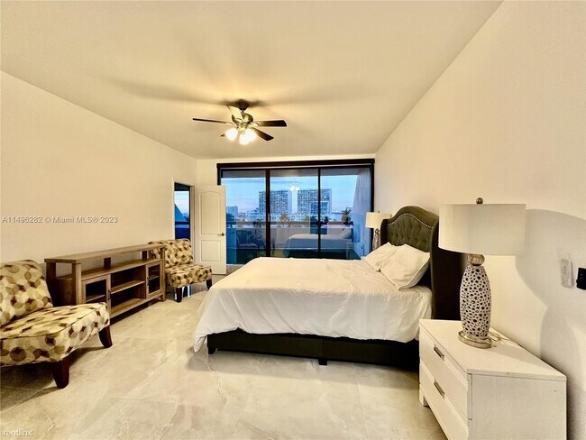 Foto del edificio - 3 br, 2.5 bath House - 355 Poinciana Dr # ...