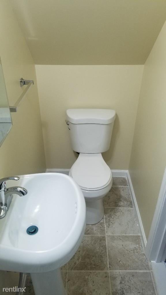Building Photo - 1 br, 1.5 bath Townhome - 2816 Berrywood L...