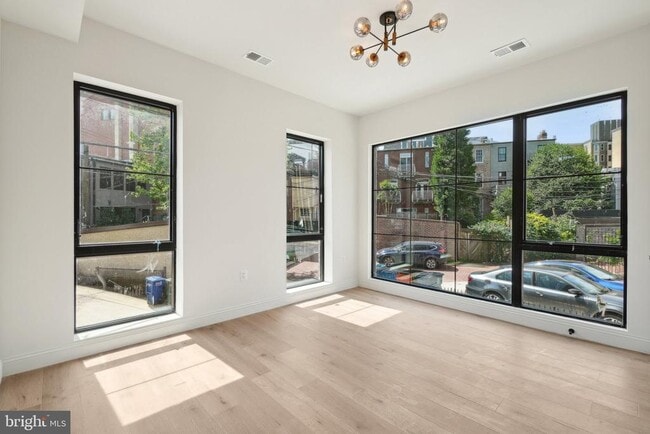 Foto del edificio - 23 Logan Cir NW