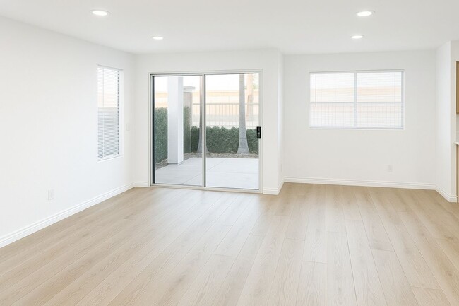 Building Photo - 3117 San Helena Dr