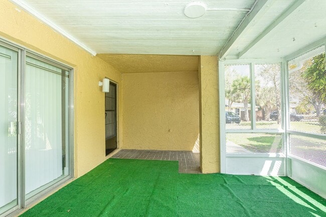 Building Photo - 202 Sparrow Dr