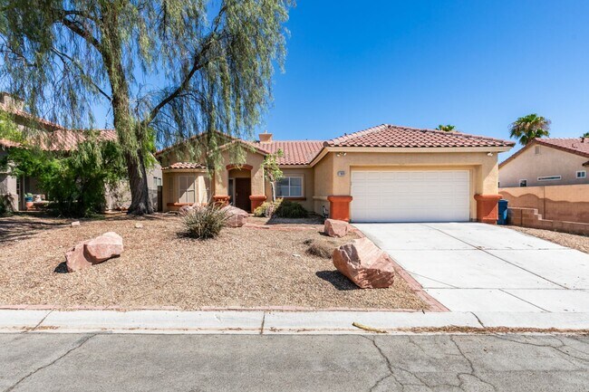 Foto del edificio - Charming Single-Story Home with Spa & Covered Patio Near Spencer & Wigwam in Las Vegas