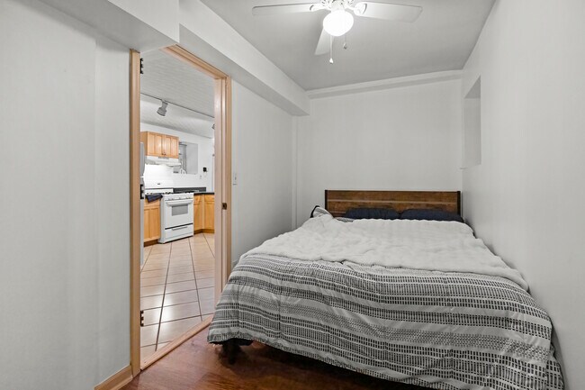 Foto del edificio - 1013 N Winchester Ave