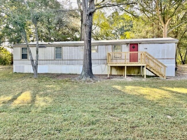 Building Photo - Adorable 3 bedroom 1.5 bath Mobile Home lo...