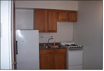 Building Photo - 8040 S Ingleside Ave