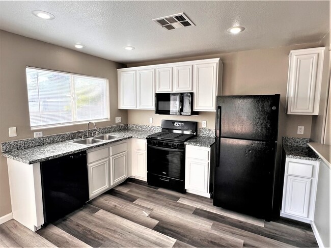 Building Photo - 4985 Volcanic Rock Lane