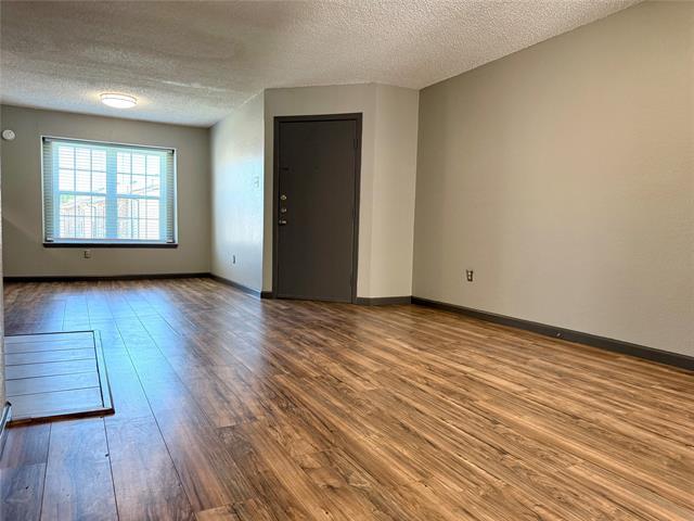 Foto del edificio - 12484 Abrams Rd