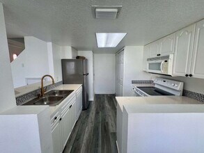 Building Photo - 439 Coconut Palm Way