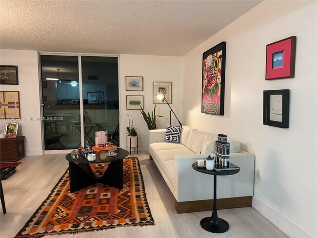 Building Photo - 3000 Coral Wy