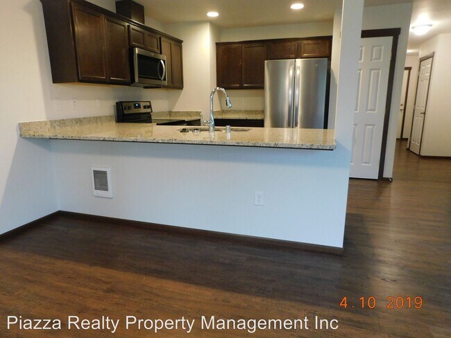 Foto del edificio - 725-725 Peterson Rd
