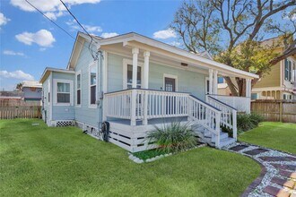 Building Photo - 5801 Avenue S 1/2