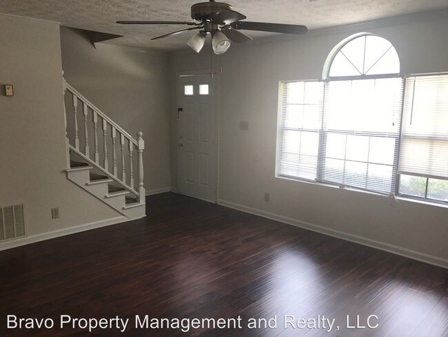 Building Photo - 2601-2607 Parkside Way SW