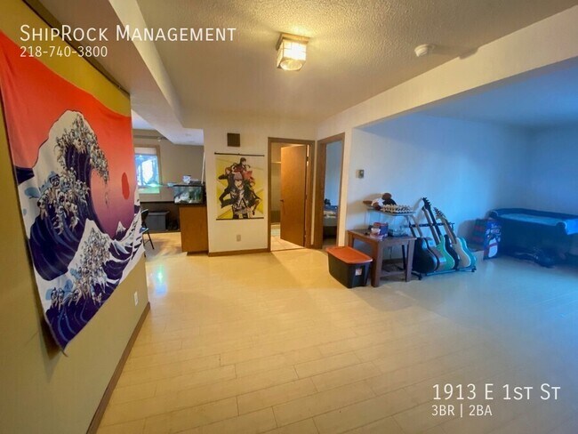 Building Photo - 1913 E 1st St