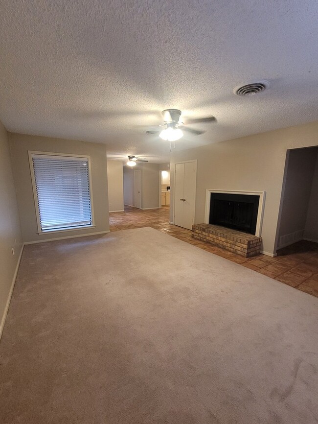 Foto del edificio - 2 bed 2 bath townhome with 1 car garage