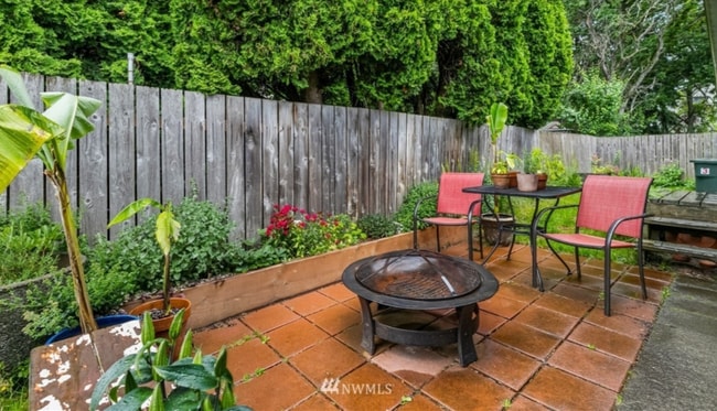 Building Photo - 2201 Happy Ct