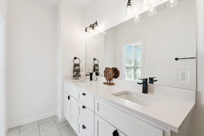 Foto del edificio - Fully Furnished Home in Broken Arrow