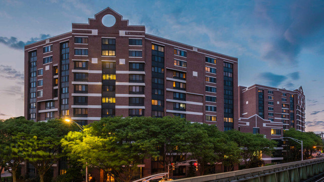 Gateway en Malden Center Apartments - Gateway at Malden Center