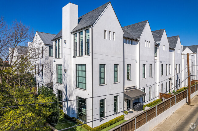 Building Photo - The Mondara