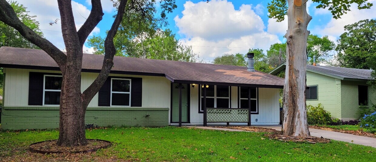 Primary Photo - 6708 Bryn Mawr Dr