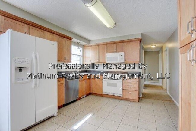 Building Photo - 309 Buckingham Pl