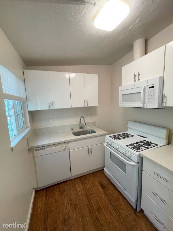 Building Photo - 2 br, 1 bath Duplex - 1722 10th St 1722 10...