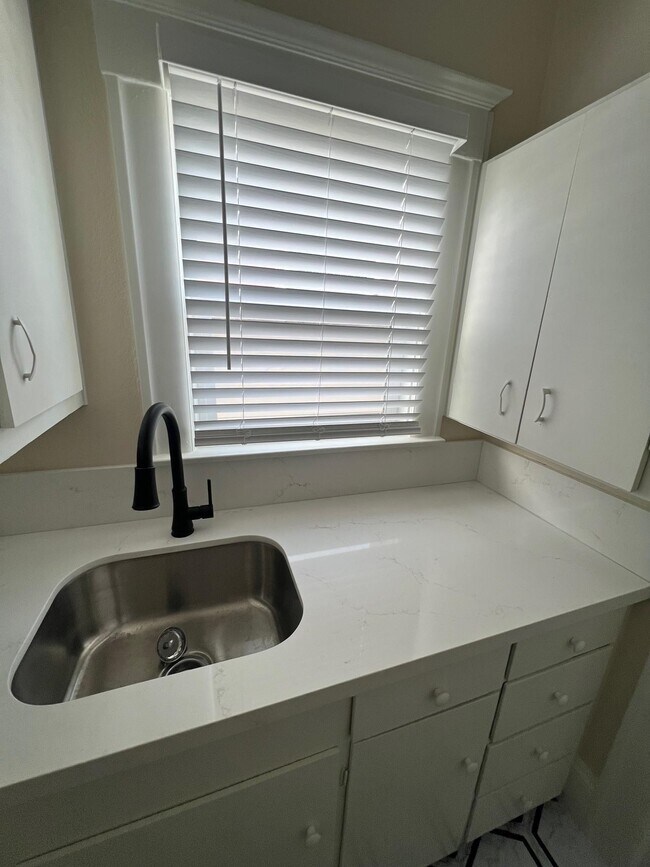 Foto del edificio - 9 Monte Vista Ave