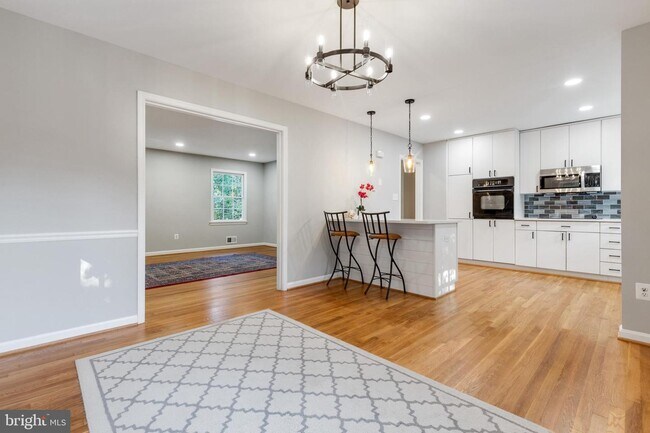 Building Photo - 8425 Sulky Ct