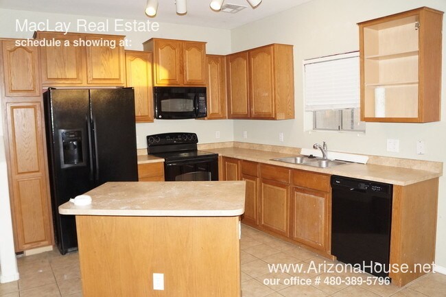 Foto del edificio - 1350 S Greenfield Rd