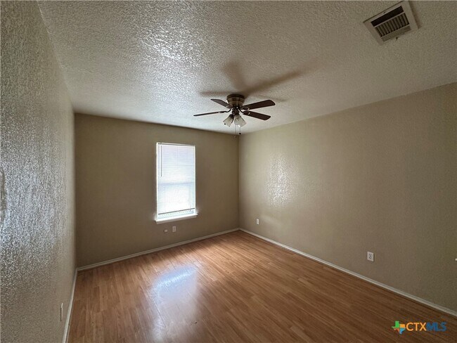Building Photo - 4305 Bowles Dr