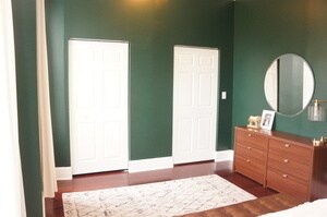 Building Photo - 450 N May St