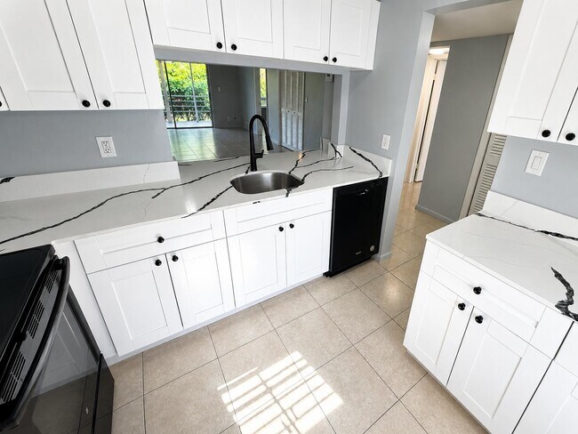Foto del edificio - 4321 NW 9th Ave
