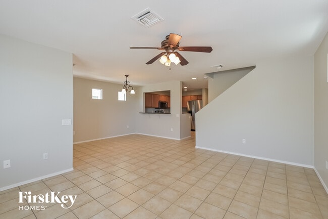Building Photo - 10621 E Singing Canyon Dr
