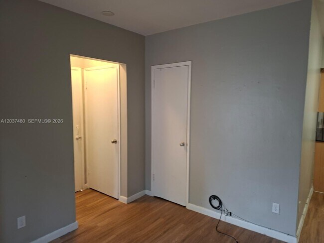 Foto del edificio - 13035 Emerald Dr
