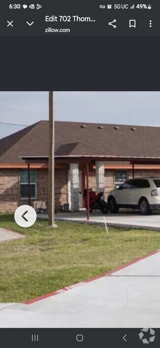 Building Photo - 702 Thompson Rd
