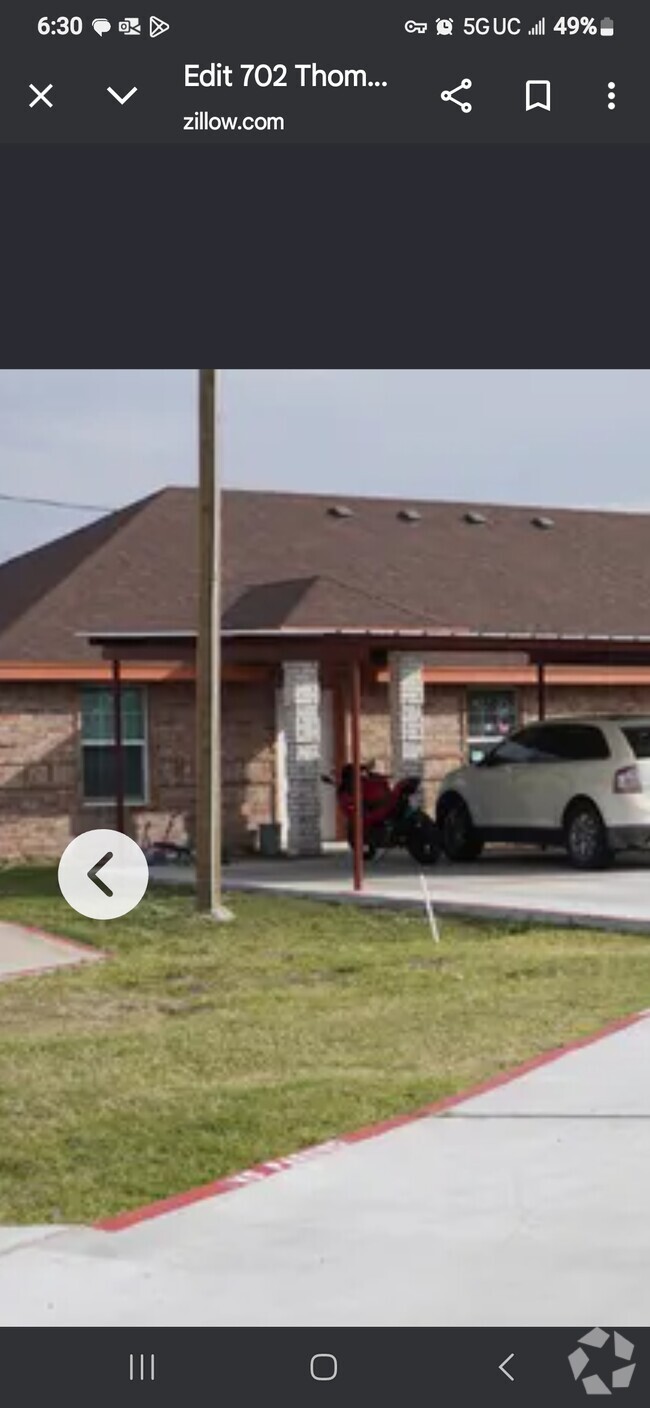 Building Photo - 702 Thompson Rd