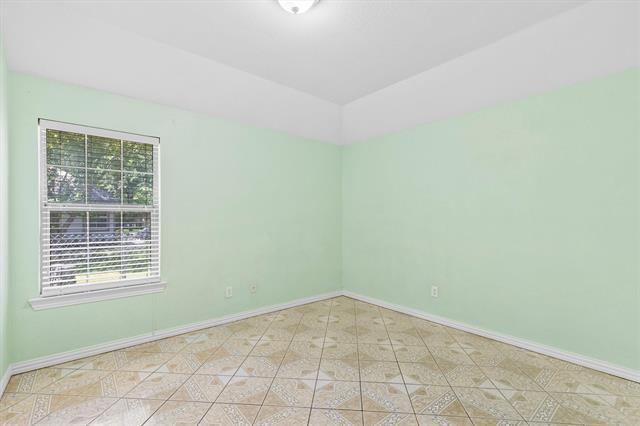 Building Photo - 908 E Belknap St