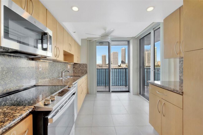 Foto del edificio - 801 N Venetian Dr