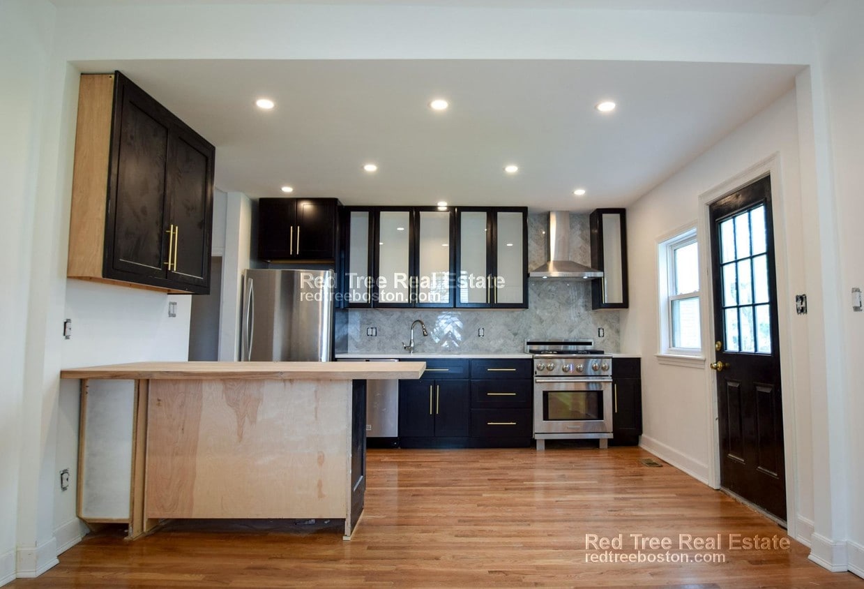 Photo - 32 Cedar St. Unit RIGHT SIDE