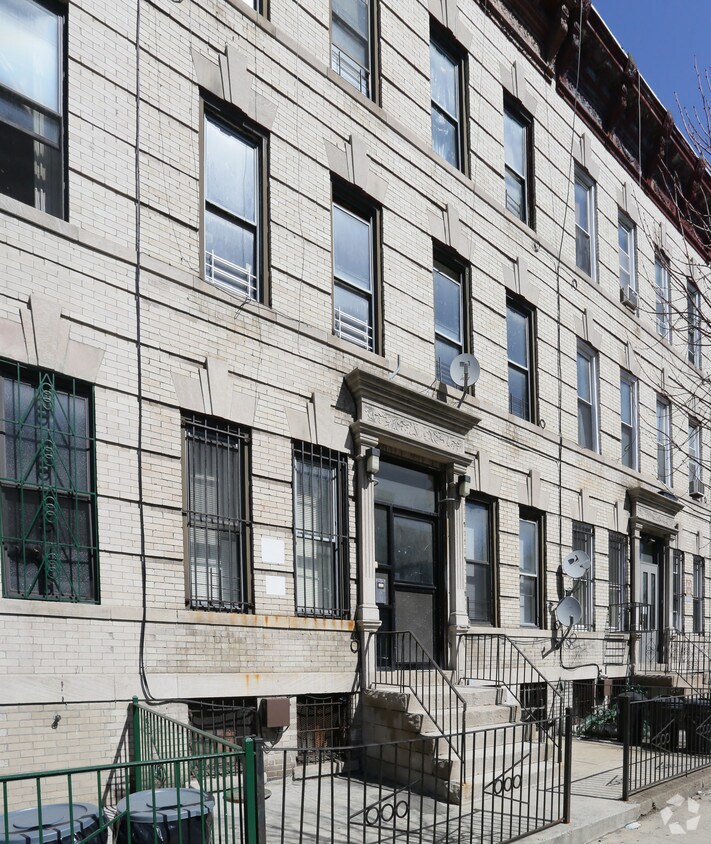 Building Photo - 655 Macdonough St