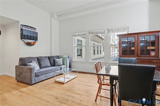 Foto del edificio - 230 N 6th St S