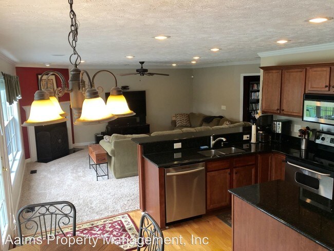 Foto del edificio - 3737 Heather Brooke Dr