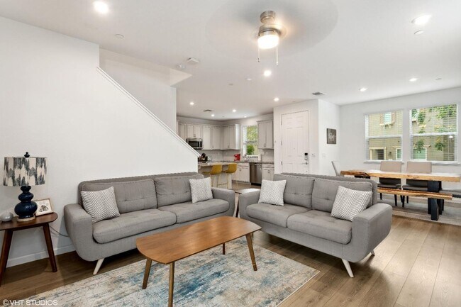 Foto del edificio - YOUR HOME AT 1217 KNOX WAY!