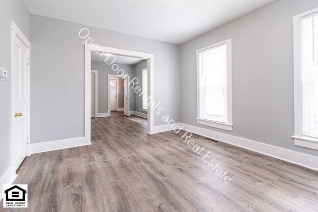 Building Photo - 515 N State St