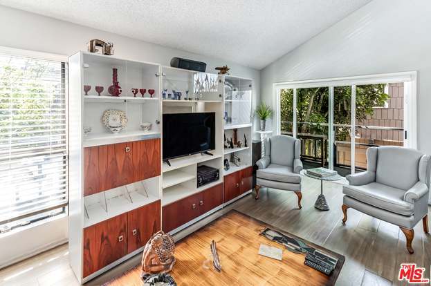 Building Photo - 25 Hurricane St