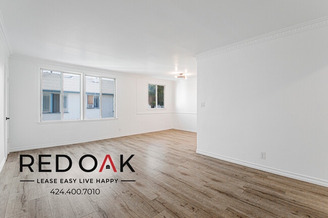 Building Photo - 820 S Gramercy Pl