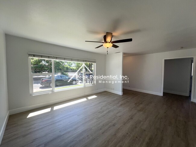 Building Photo - Updated 2bd/1 Tahoe Park Area Home
