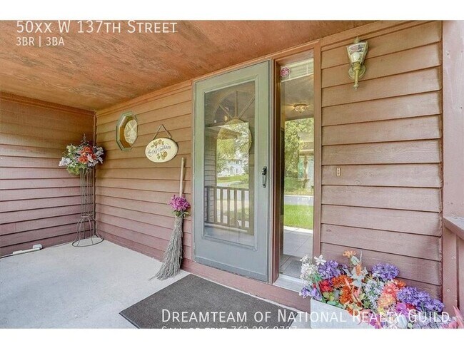 Foto del edificio - Pet Friendly, Well-Maintained Home w/ Gorg...