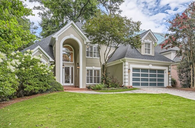 Photo - 3362 Mathieson Dr NE House