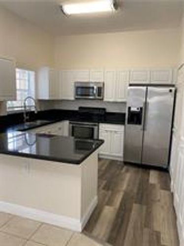 Foto del edificio - 16150 Emerald Cove Rd